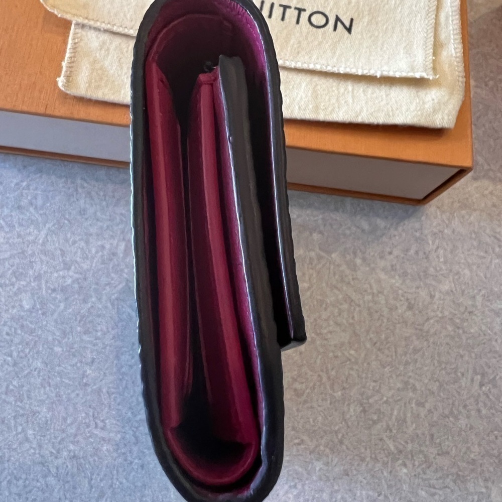 Capucines Compact Wallet in excellent used condition. - Picture 4 of 10